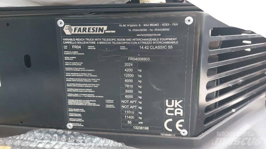Faresin 14.42 伸縮臂操作車