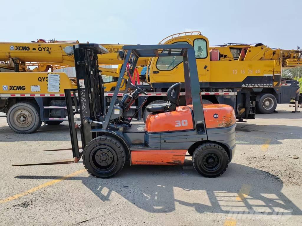 Toyota FD 30 柴油卡車