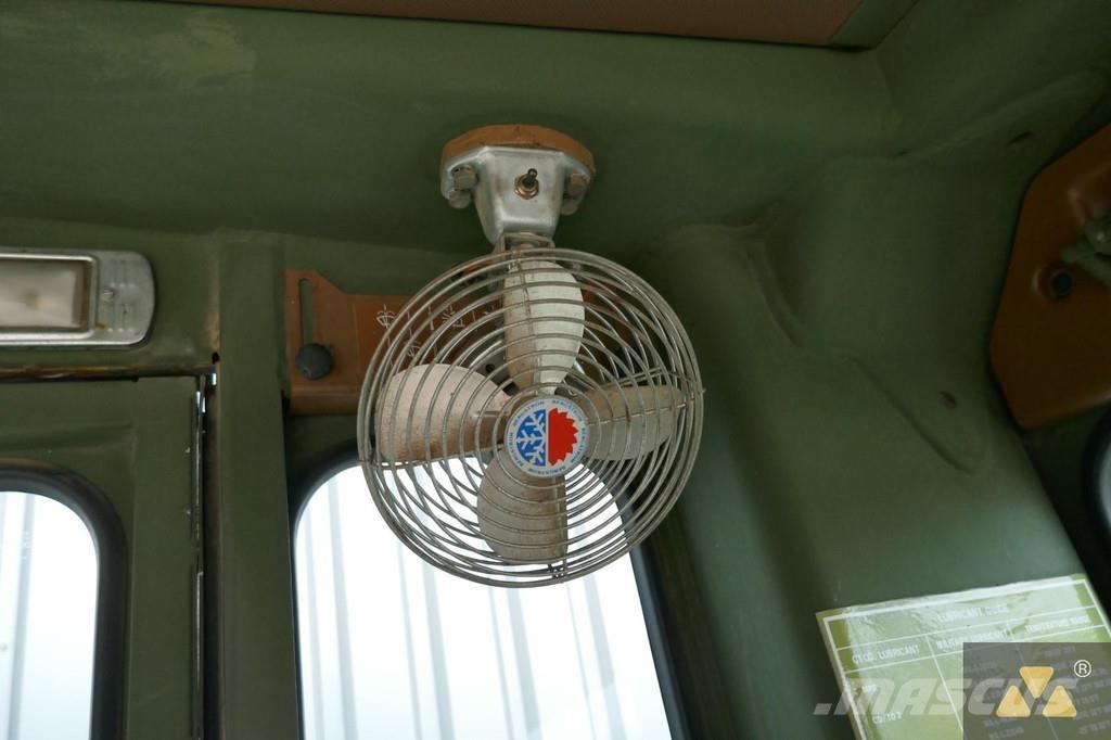 CAT 130G Ex-army 平土機