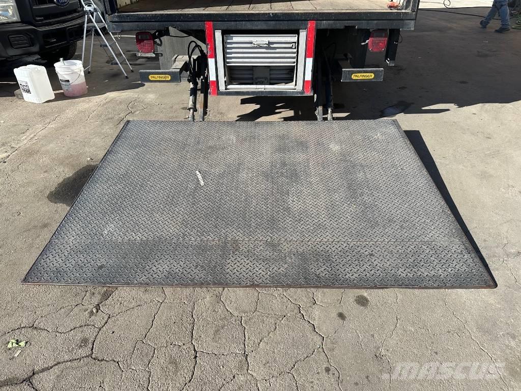 Ford F 550 SD 都市/通用型車輛