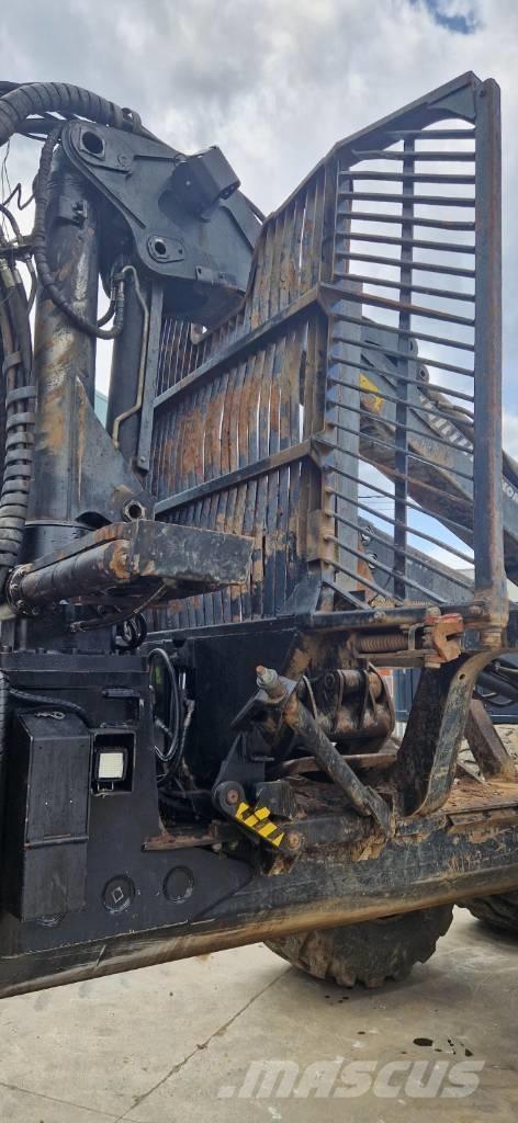 Komatsu 895 集運機