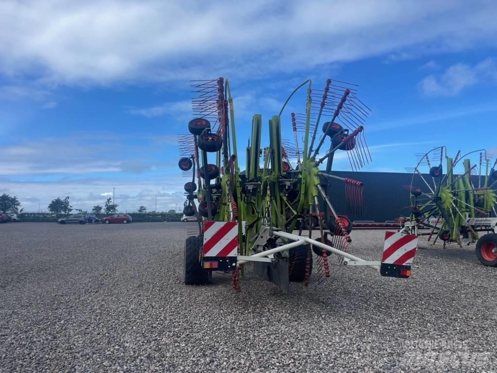 CLAAS Liner 4000 HHV 耙與翻草機