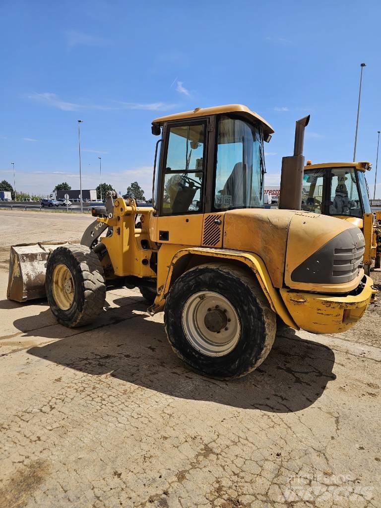 Volvo L 40 輪胎式裝載機
