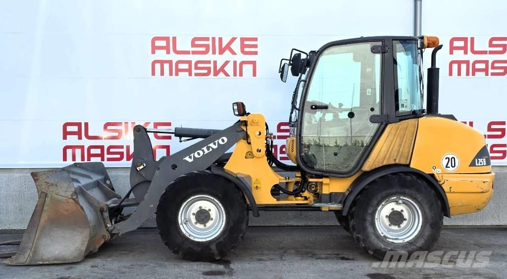 Volvo L 25 B 輪胎式裝載機