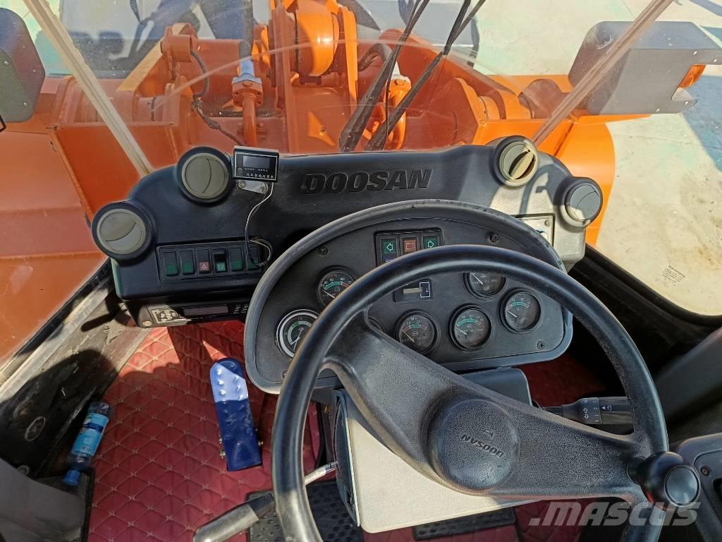 Doosan DL 505 輪胎式裝載機