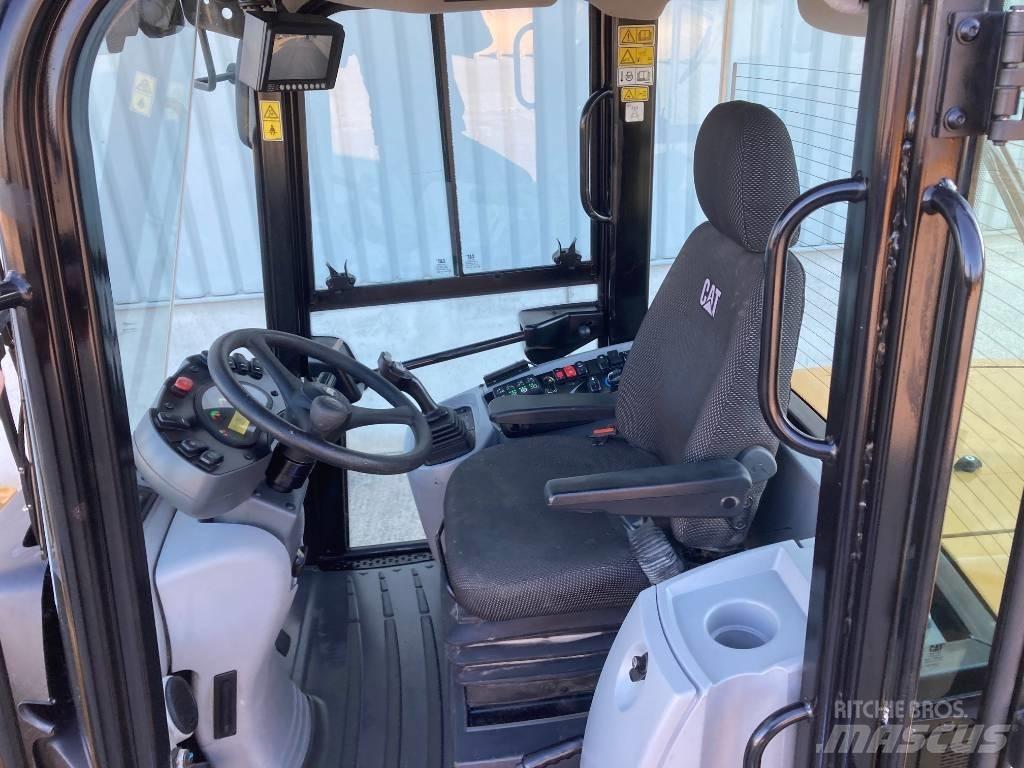 CAT 910 輪胎式裝載機