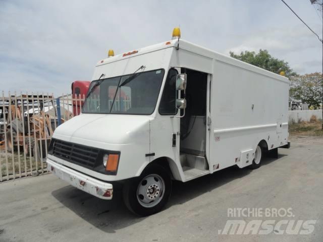 GMC P30 都市/通用型車輛