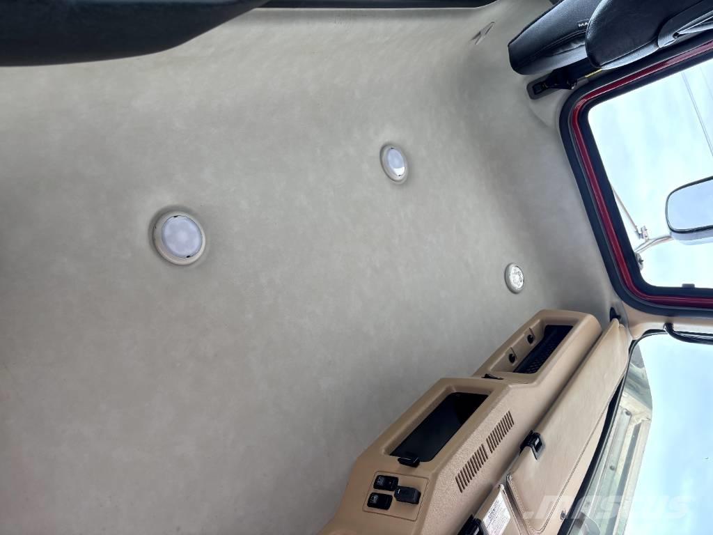 Mack Granite 曳引機組件