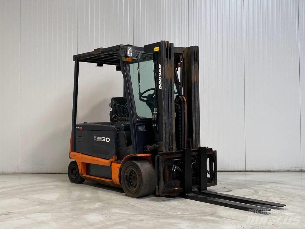 Doosan B30X-5 電動堆高機
