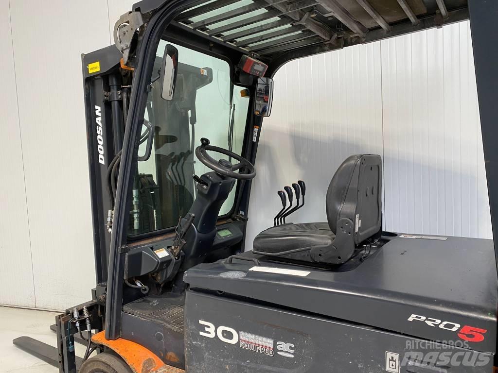 Doosan B30X-5 電動堆高機