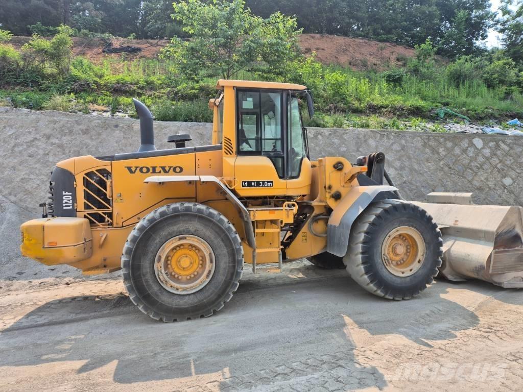 Volvo L 120 F 輪胎式裝載機
