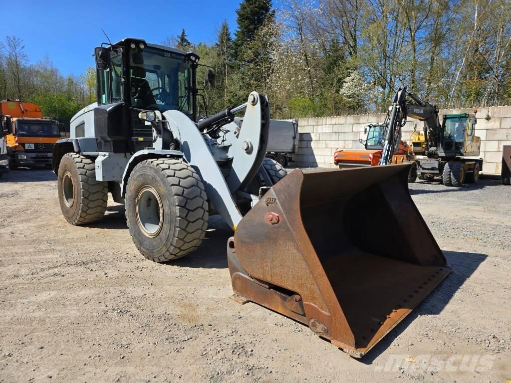 CAT 926M 輪胎式裝載機