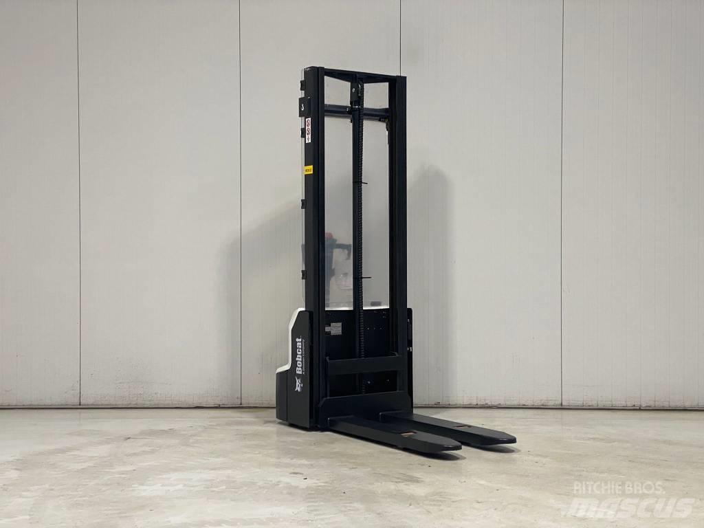 Bobcat LSM12N-7 行走控制式堆積機