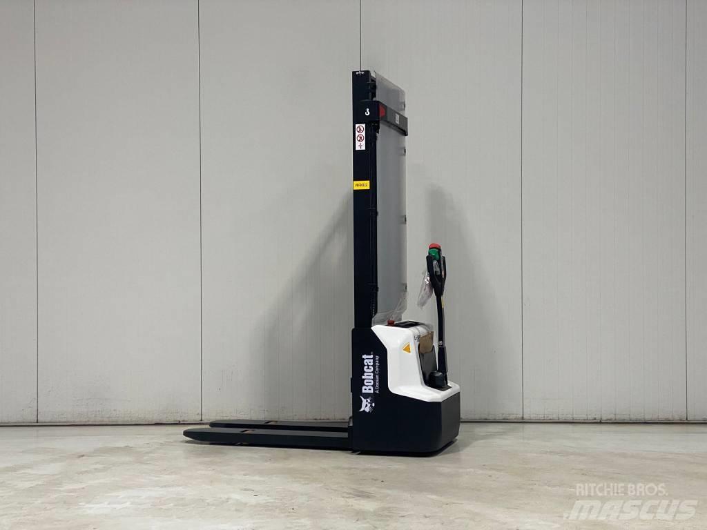 Bobcat LSM12N-7 行走控制式堆積機