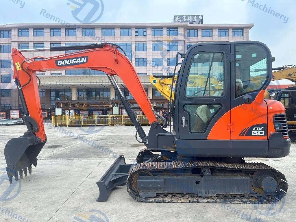 Doosan DX 60 小型挖土機/掘鑿機<7t(小型挖掘機)