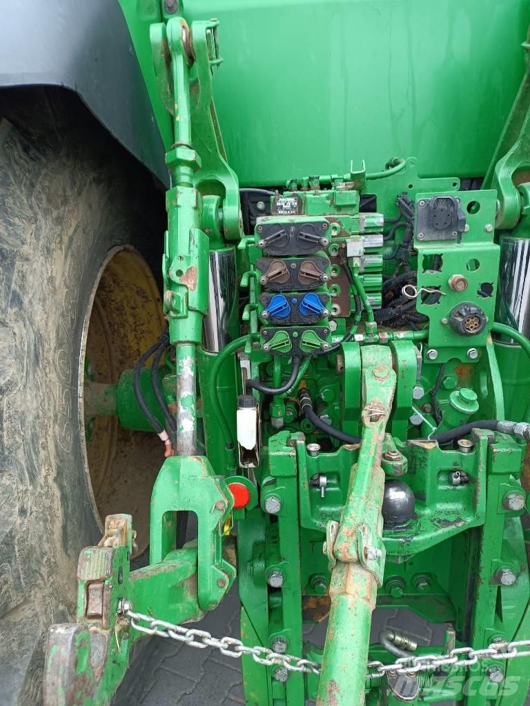 John Deere 7215 R 曳引機