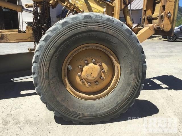 CAT 140 G 平土機