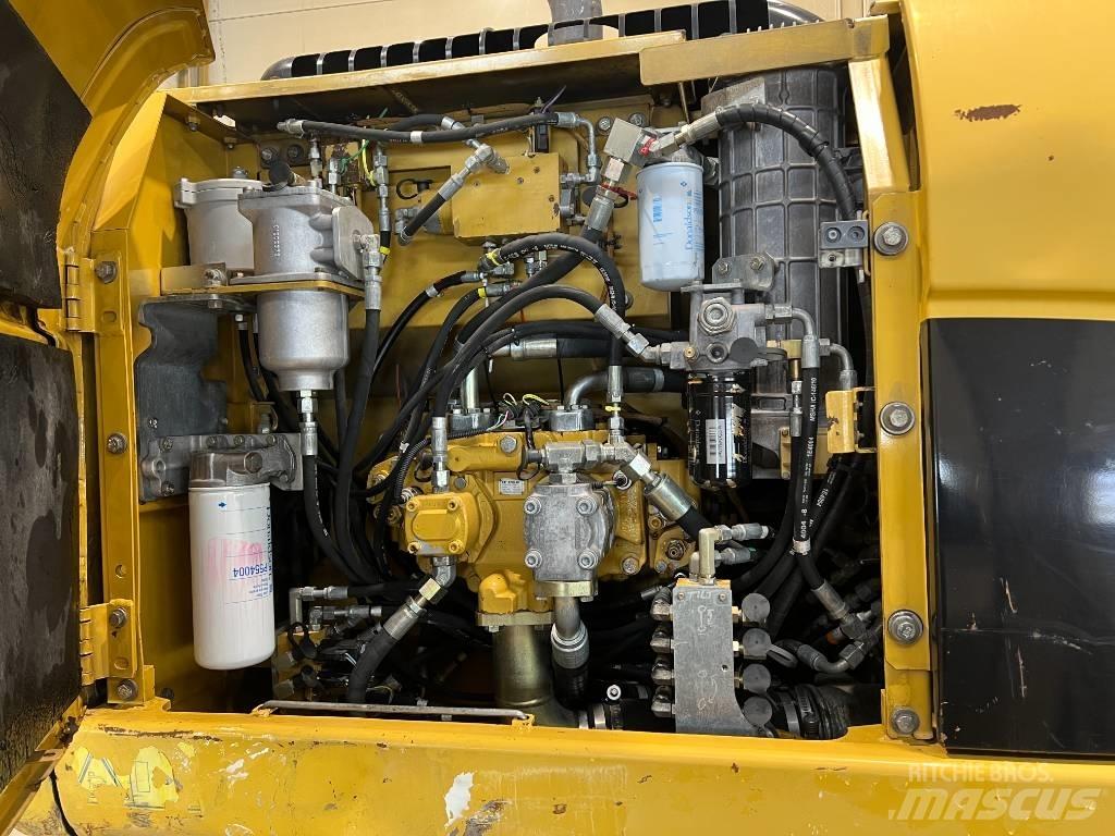 CAT 323 D L 履帶式 挖土機/掘鑿機/挖掘機