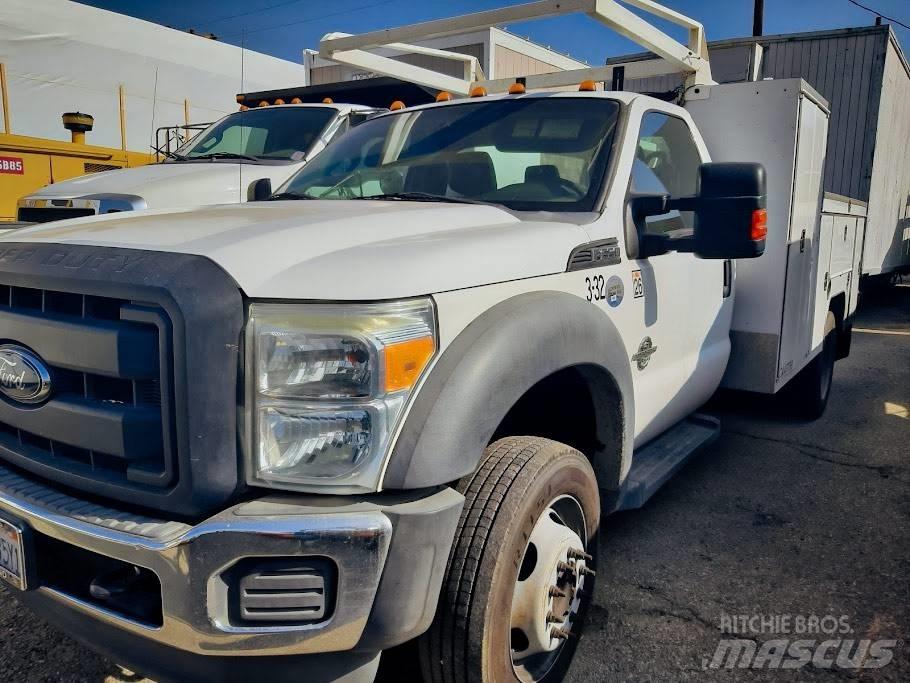 Ford F 550 皮卡.傳統半斗卡車/側卸板