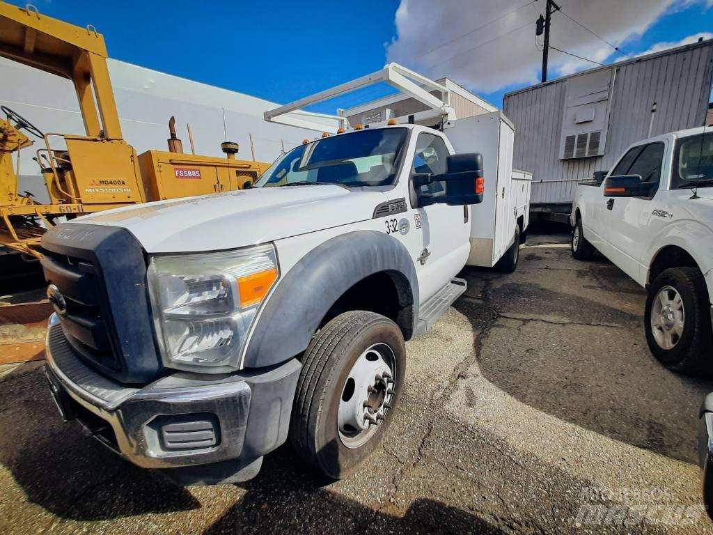 Ford F 550 皮卡.傳統半斗卡車/側卸板