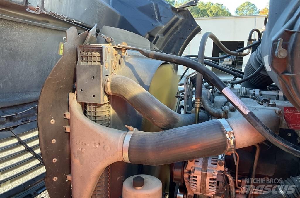 Sterling L 9500 其他貨車
