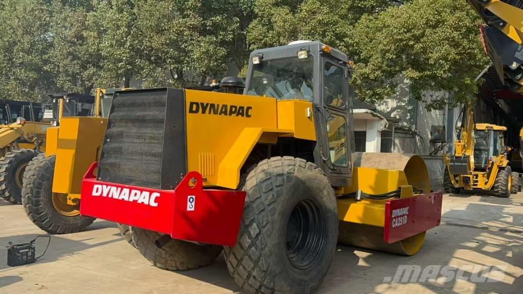 Dynapac CA 251 D 單輪滾壓機