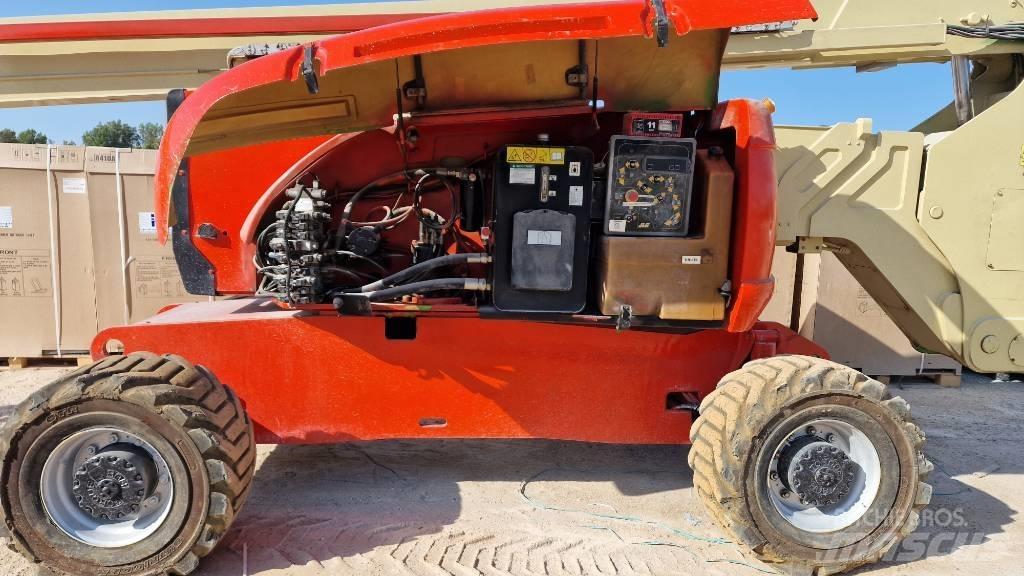 JLG 800AJ 曲臂高空作業車