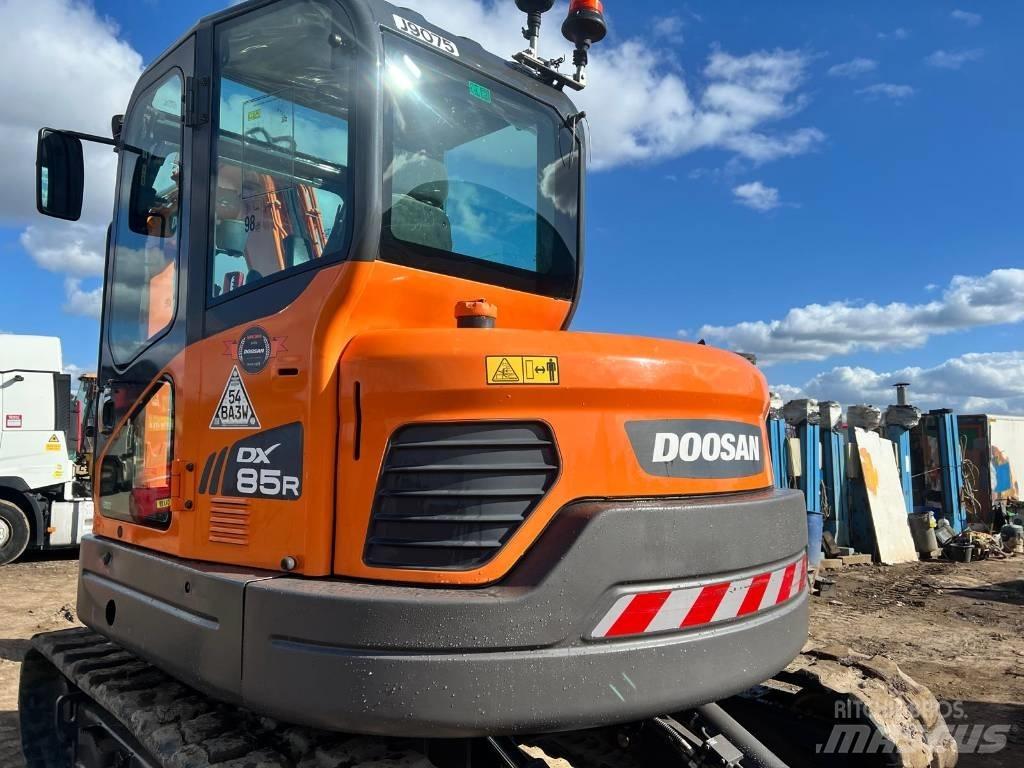Doosan DX 85 R 中型挖土機/掘鑿機/挖掘機 7t-12t