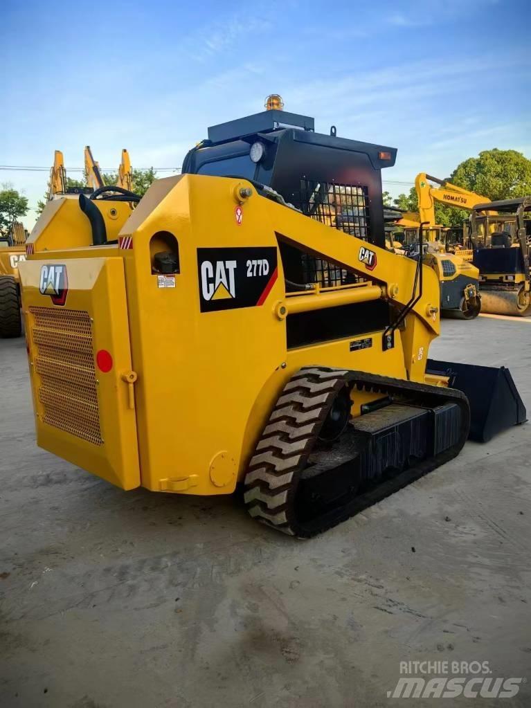 CAT 277 D 滑移轉向裝載機