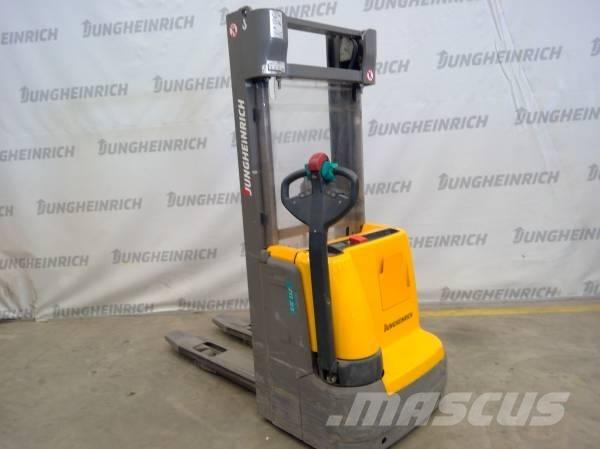 Jungheinrich EJC 112 行走控制式堆積機