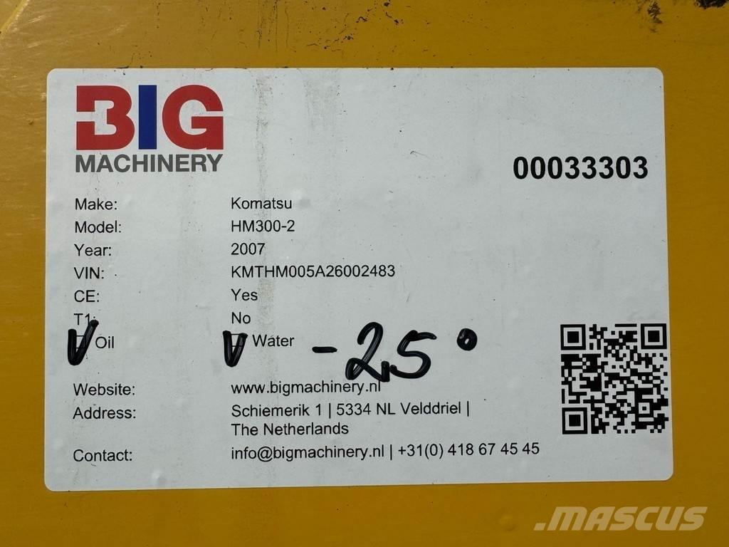Komatsu HM300-2 鉸接式起吊車