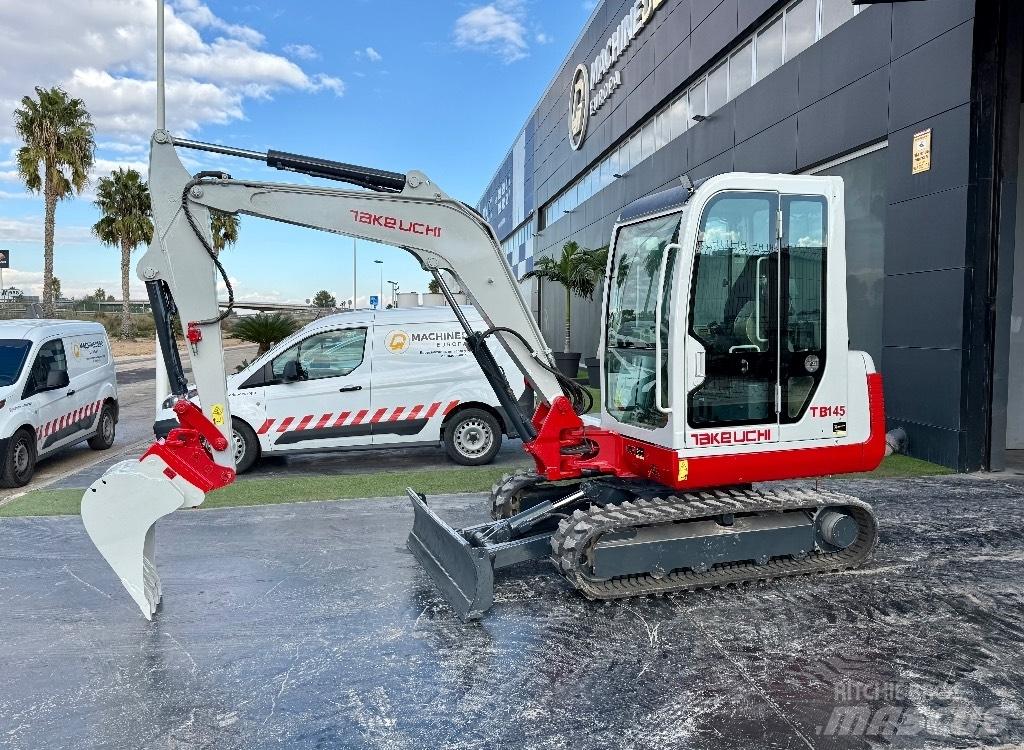 Takeuchi TB 135 小型挖土機/掘鑿機<7t(小型挖掘機)