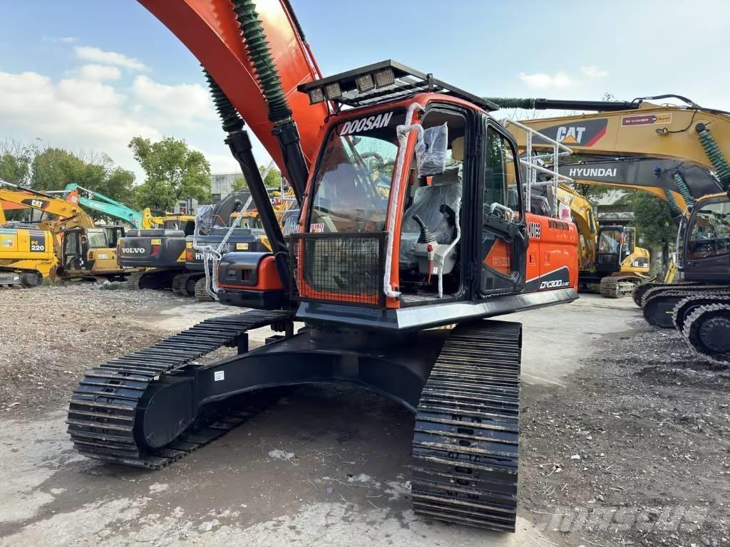 Doosan DX300 履帶式 挖土機/掘鑿機/挖掘機