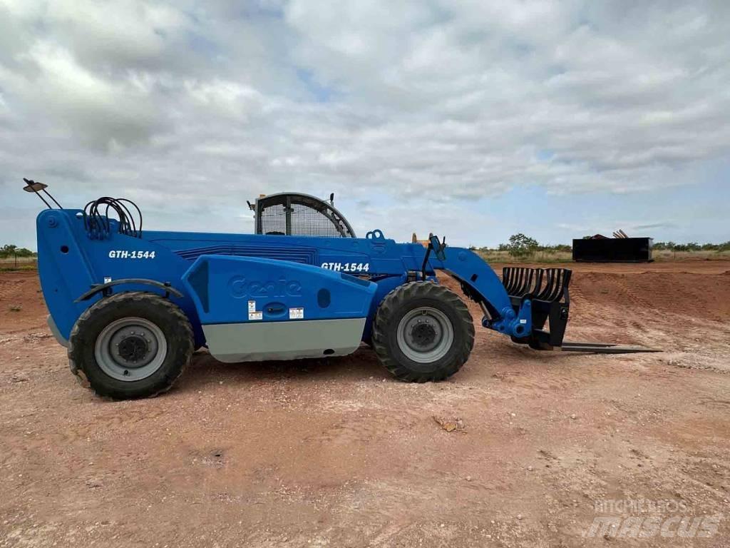 Genie GTH 1544 伸縮臂操作車