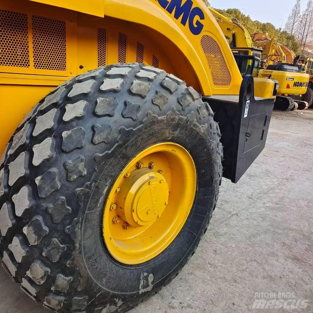 XCMG XS 142 J 單輪滾壓機