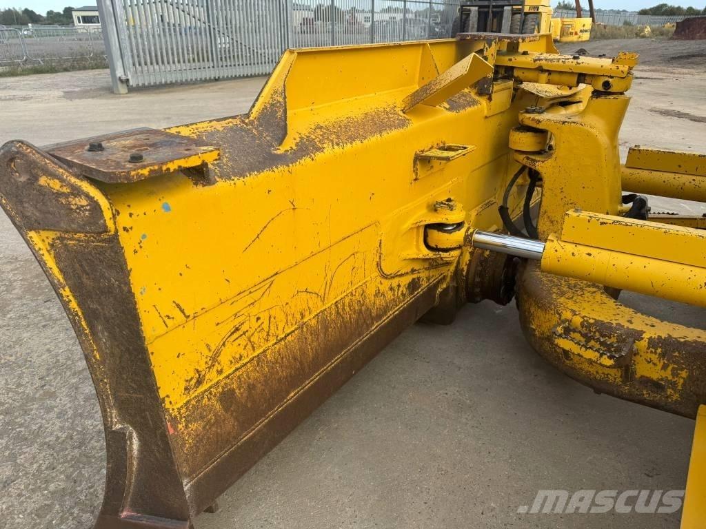 Komatsu D61PX-24 履帶推土機