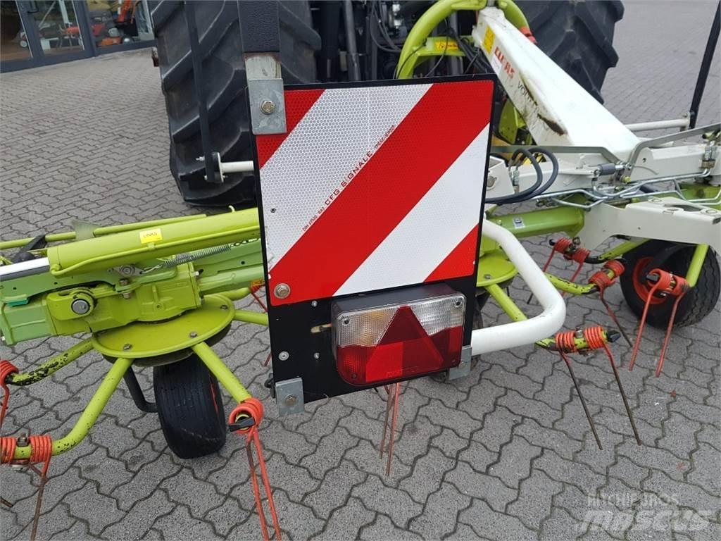 CLAAS VOLTO 1100 耙與翻草機
