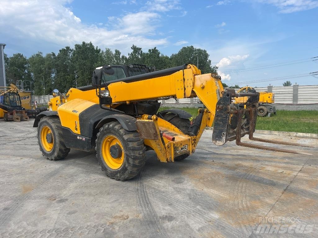 JCB 535-125 伸縮臂操作車