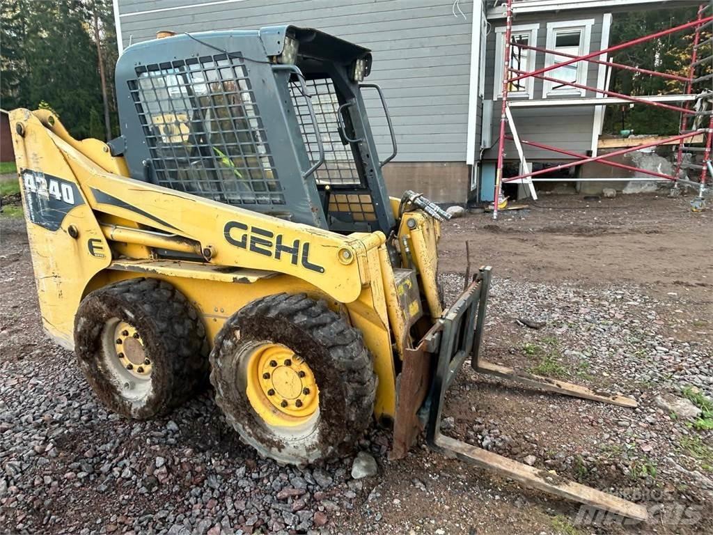 Gehl 4240 滑移轉向裝載機