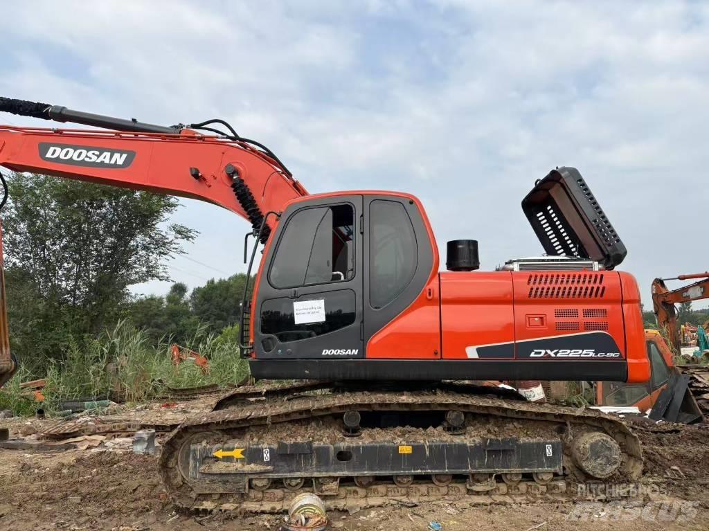 Doosan DX225LC-9C 履帶式 挖土機/掘鑿機/挖掘機