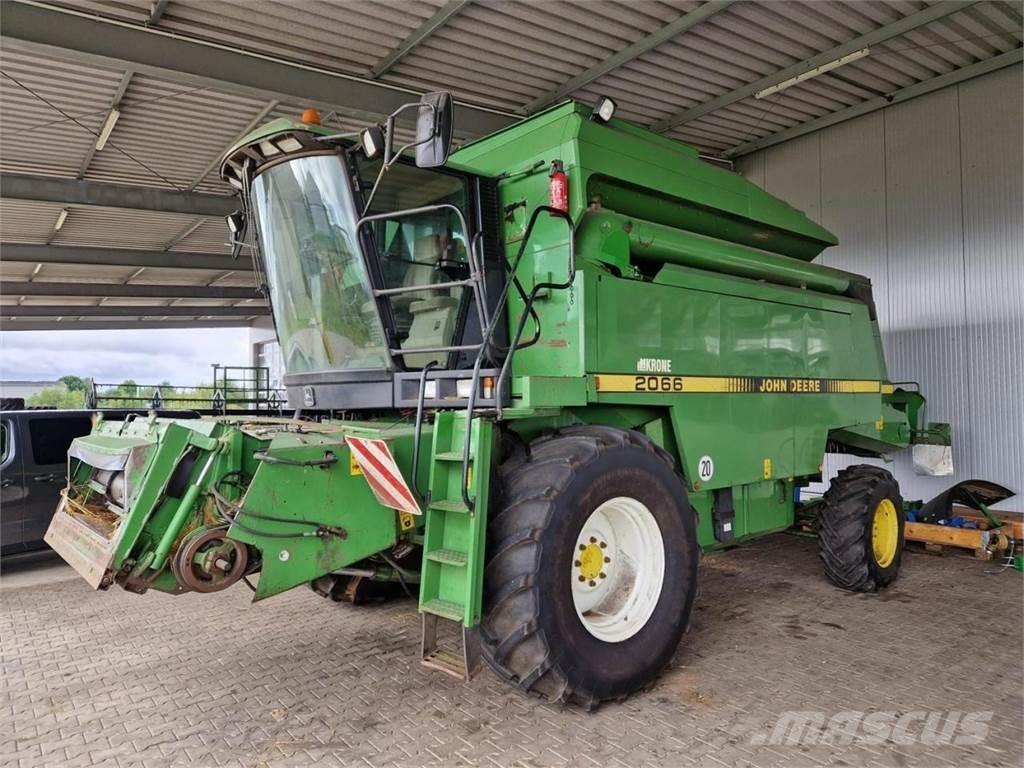 John Deere 2066 聯合收穫機