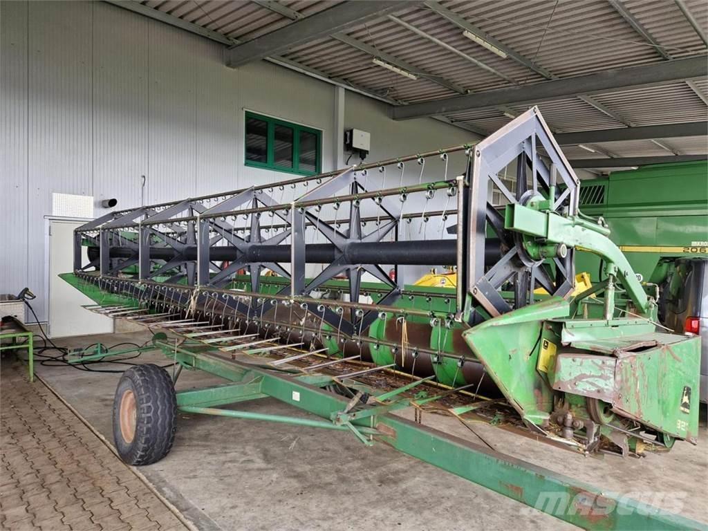 John Deere 2066 聯合收穫機