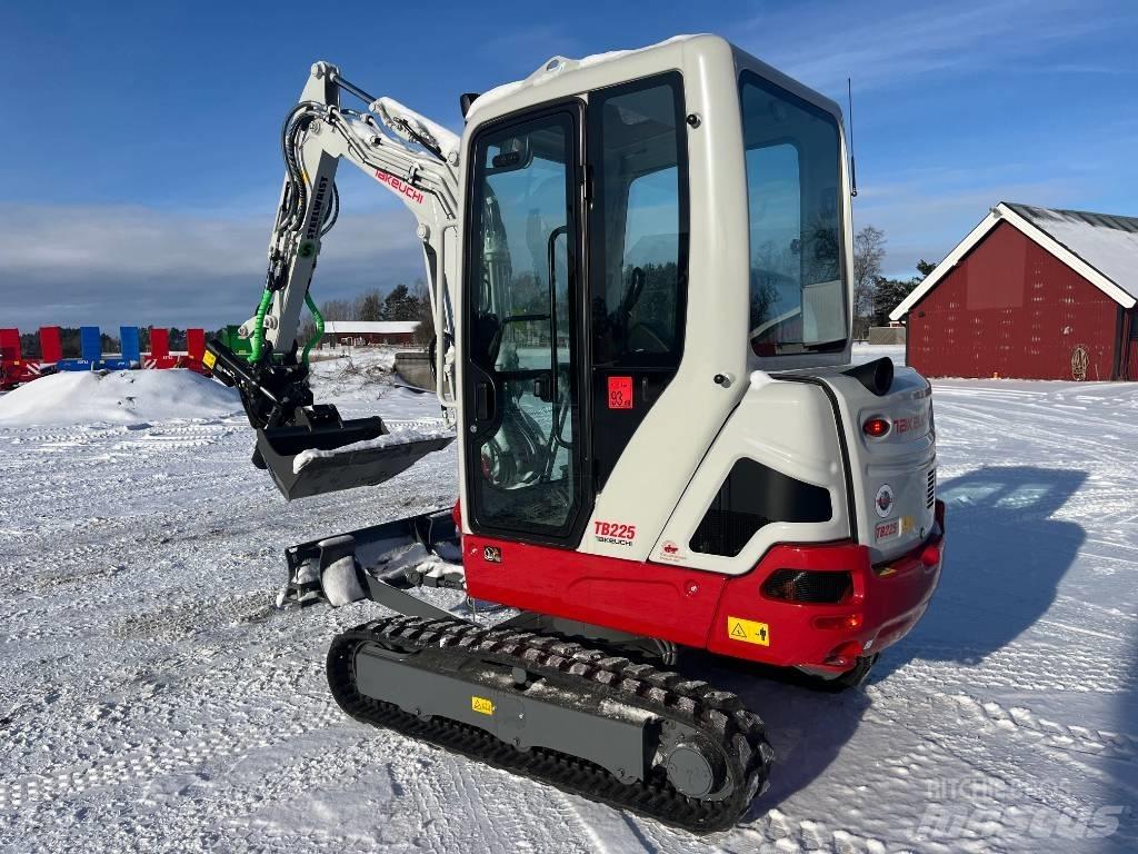 Takeuchi TB225 小型挖土機/掘鑿機<7t(小型挖掘機)