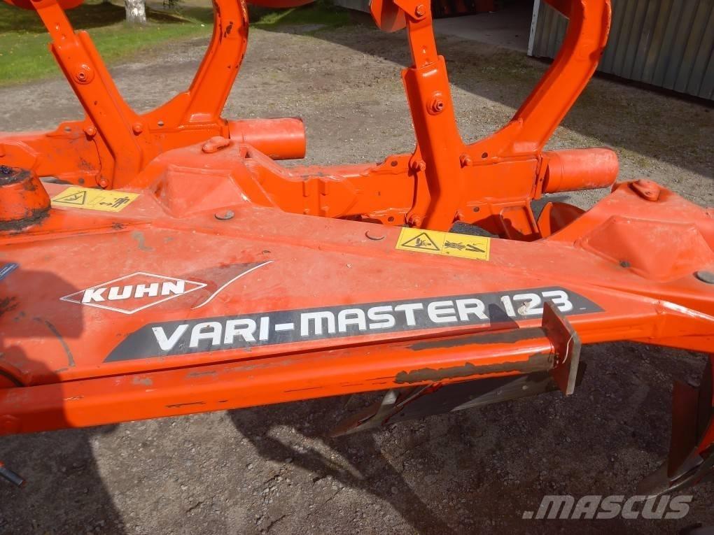 Kuhn Vari-Master 123 雙向犁