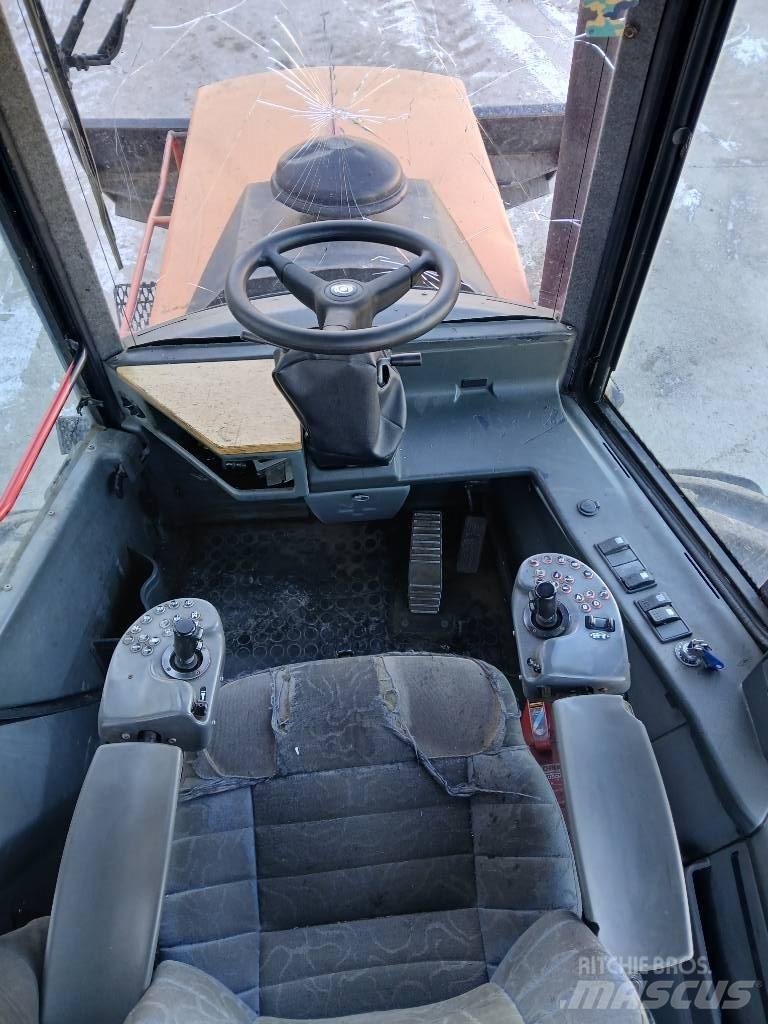 Komatsu 840.3 集運機