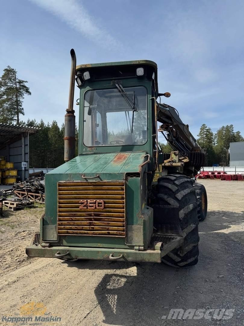 Ösa 250/706 收穫機