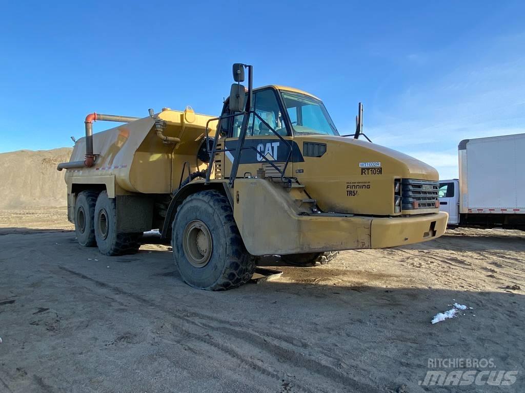CAT 740 B 鉸接式起吊車