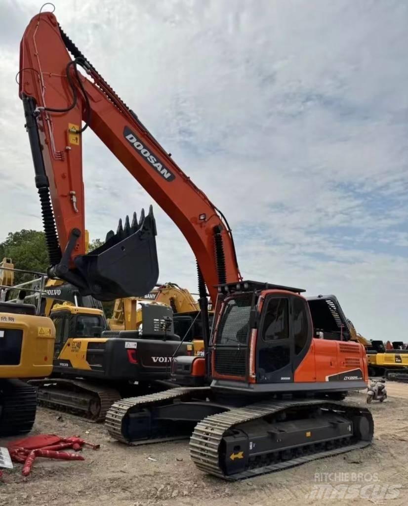 Doosan DX 225 履帶式 挖土機/掘鑿機/挖掘機