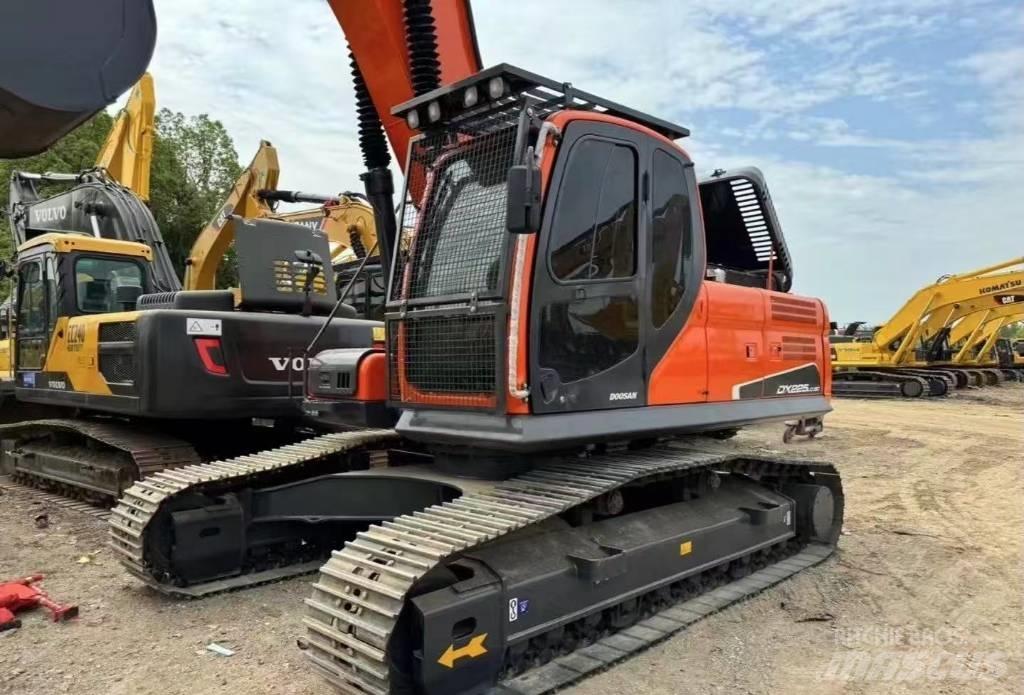 Doosan DX 225 履帶式 挖土機/掘鑿機/挖掘機