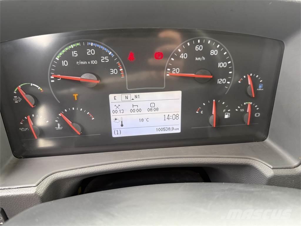 Volvo FE320 4x2 貨箱式卡車